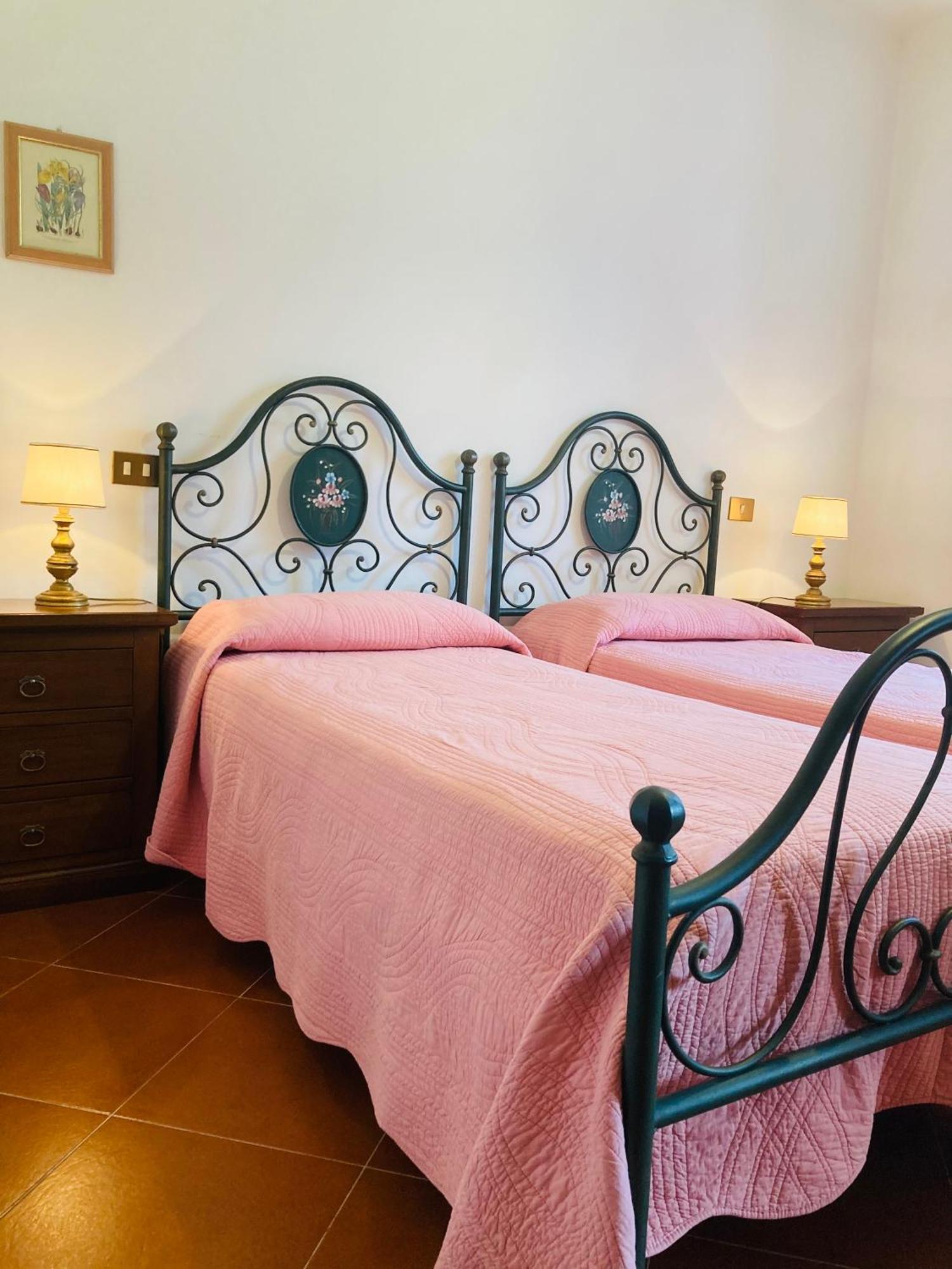 Agriturismo Tramonti Кастильоне-ди-Гарфаньяна Экстерьер фото